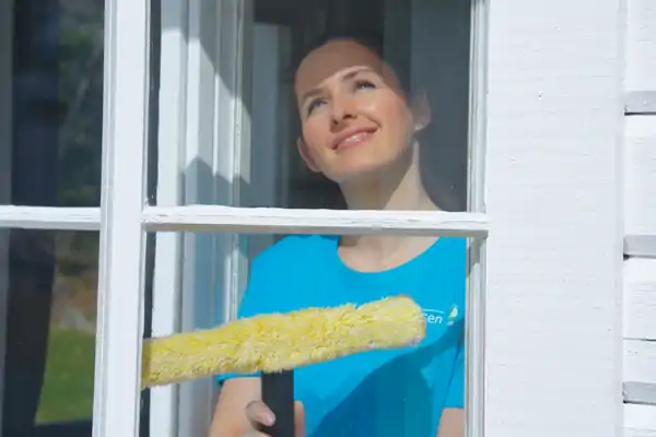 Städpulsens miljöproffs hjälper dig med fönsterputs