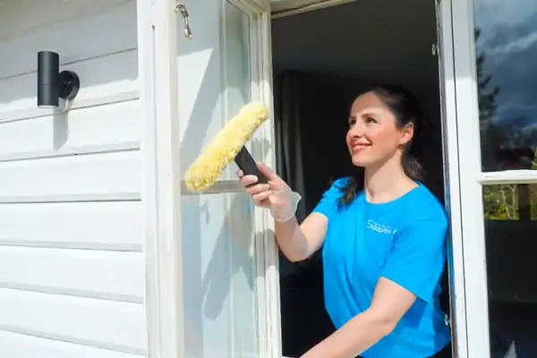 Städpulsens miljöproffs hjälper dig att putsa fönster